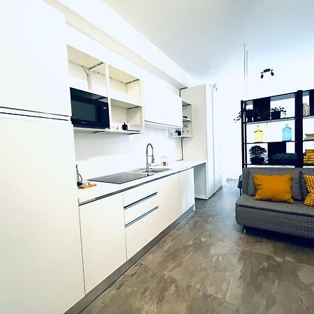 Tortona 767 - Smart House Nella Moda E Design - Navigli - Fuori Salone Apartment มิลาน ภายนอก รูปภาพ